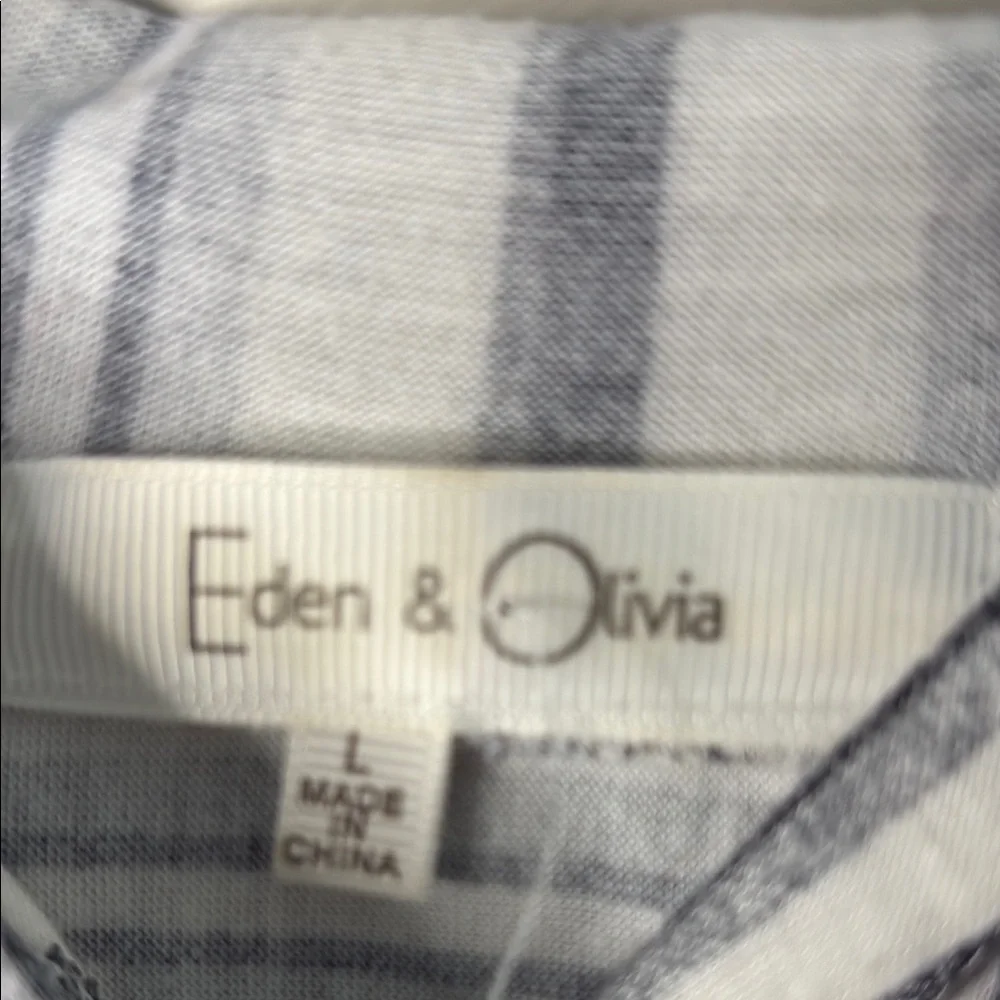 Eden & Olivia Black and White Striped Top - Picture 5 of 9